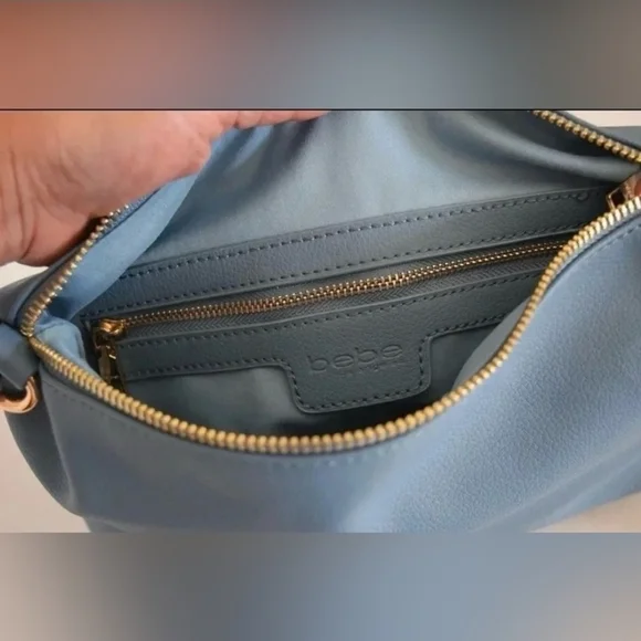 NEW Bebe Chic Blue Faux Leather Crossbody Bag-NWOT - Picture 4 of 9